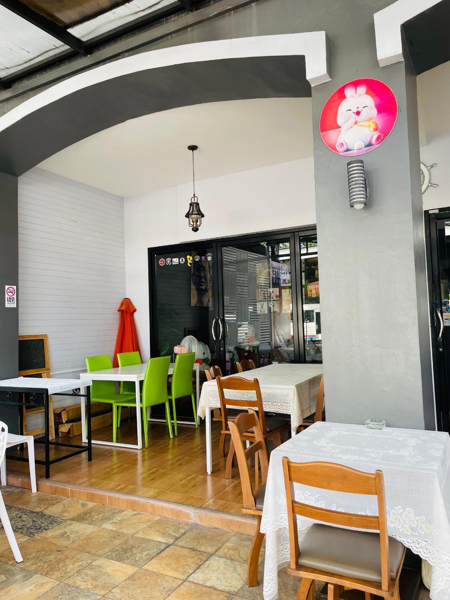 Hostel Rabbitel Phuket Exterior foto